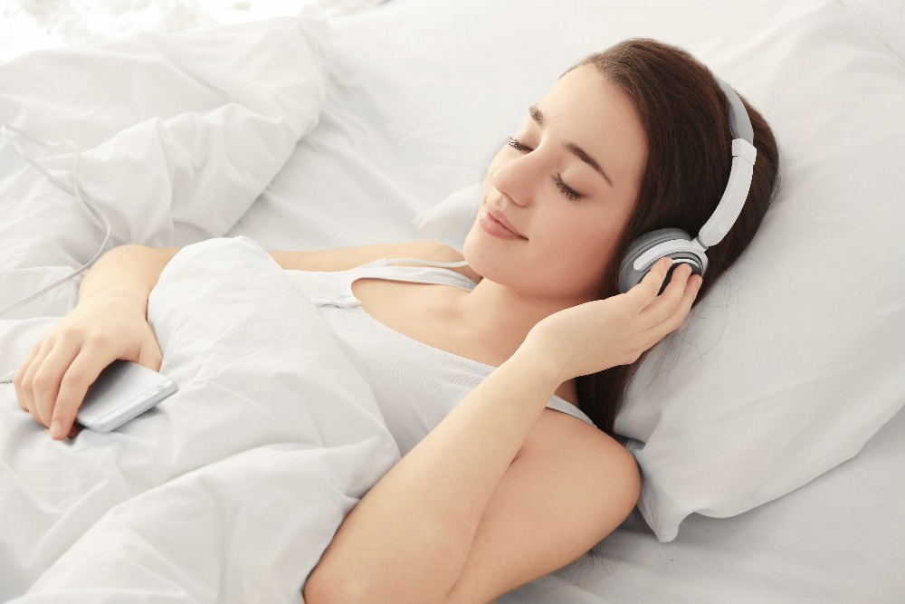 How Soothing Music Help You Sleep Better?-Mintal